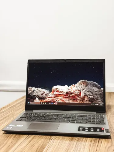 Notebook Lenovo i5 de 10°, 20 RAM e 256GB SSD