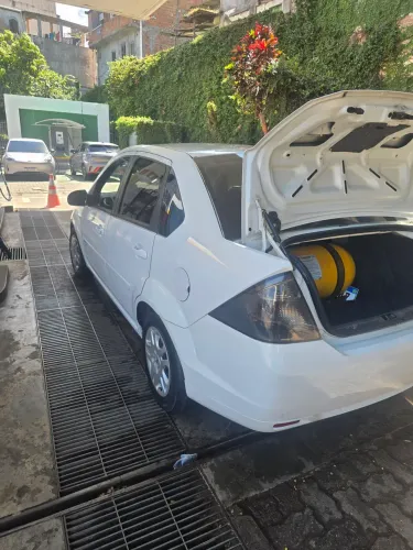 Ford Fiesta Sedan 1.6 16V Flex Mec. 2014