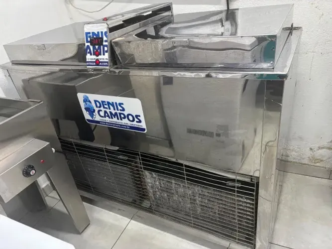 Picoteleira - Máquina de picolé e gelo saborizado para 10 formas - 1000 picolés/hora