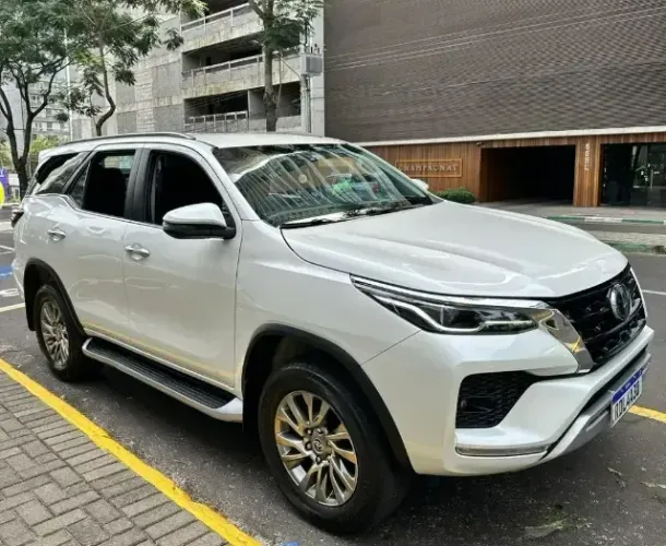 Toyota Hilux SW4 SRX 4X4 2.8 TDI 16V Dies. Aut. 2021