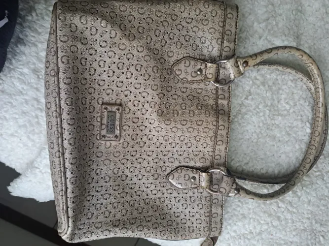 bolsa da marca Guess em ótimo estado