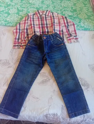 Roupas de menino infantil