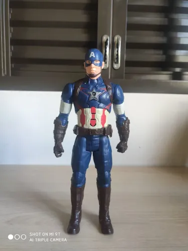 Boneco Capitão América Hasbro Titan hero. Com Avaria