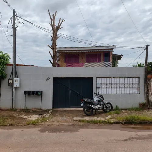 Casa com 2 Quartos para Alugar próximo a Gameleira, Cidade Nova