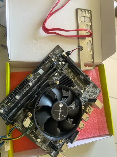 Vendo Kit core i3 7100 placa mãe Goldentec h110m 1151 ddr4 coller kit estado de zero