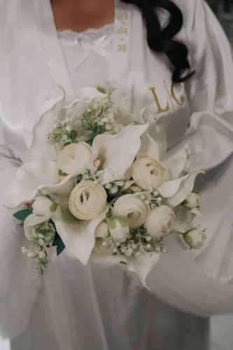 Buquê de noiva com flores artificiais - usado uma única vez