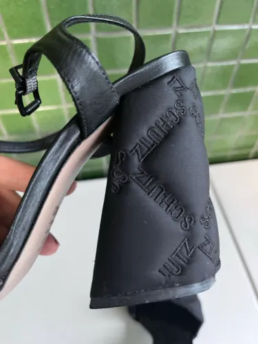 Sandália SCHUTZ 38 Belíssima!!