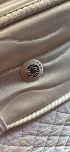 Cama de solteiro em excelente estado