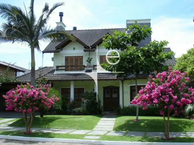 Casa 4 quartos em Jurerê Internacional
