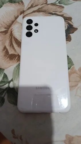 Vendo celular A 13 semi novo só no ponto de usar