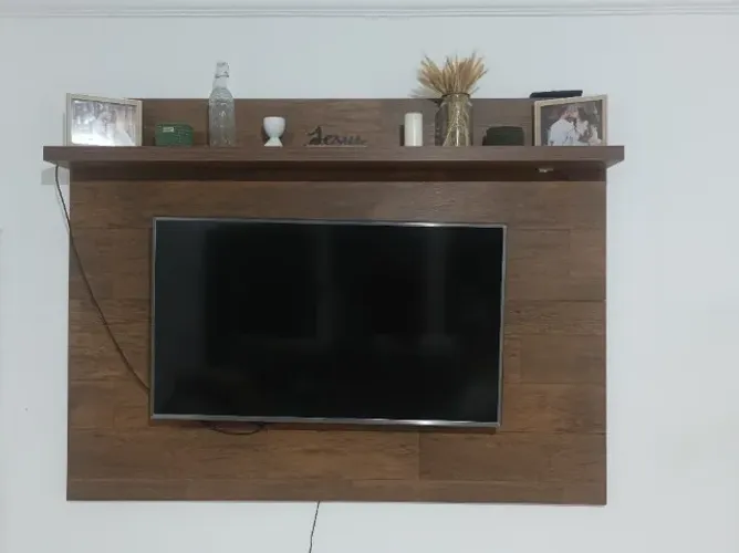 Vendo Painel de madeira 1,80m largura x 1,35m altura de 900,00 por 500,00 à vista