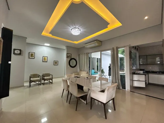 casa Condomínio Praia dos Passarinhos - Casa Térrea 3 Suítes com Closet, Piscina e Pier