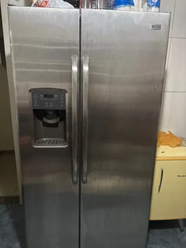 Geladeira side By side GE