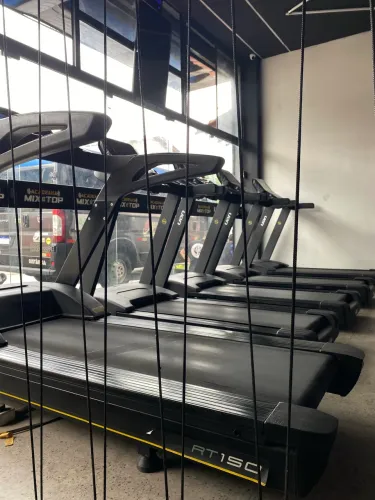 Esteira MOVEMENT RT150