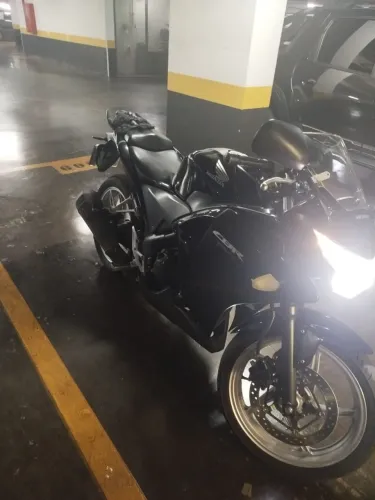 Honda CBR 250R - Veículo de trabalho