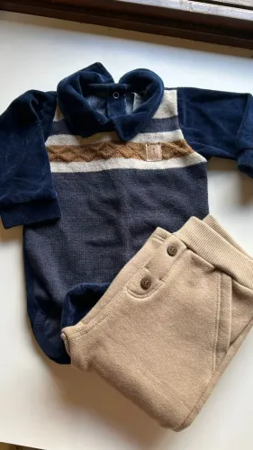 Conjunto body e calça, tamanho 4-6 meses