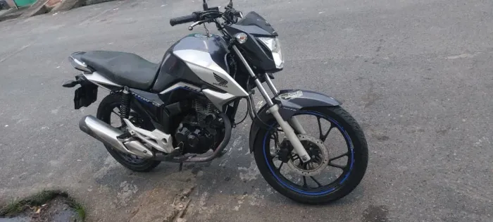 Vende-se Titan 160