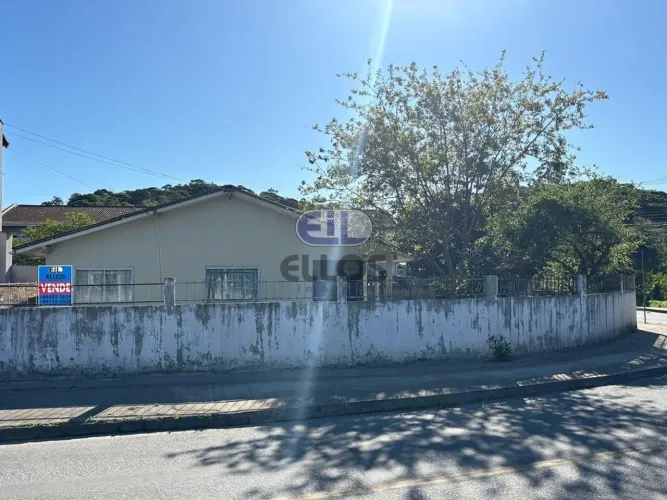 Casa de esquina no Bairro Itinga Joinville