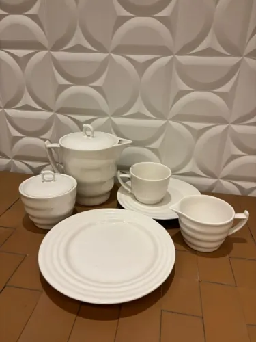 Conjunto de Louça Completo para Café  - 24 Peças (Pratos, Xícaras, Bules e Leiteira)