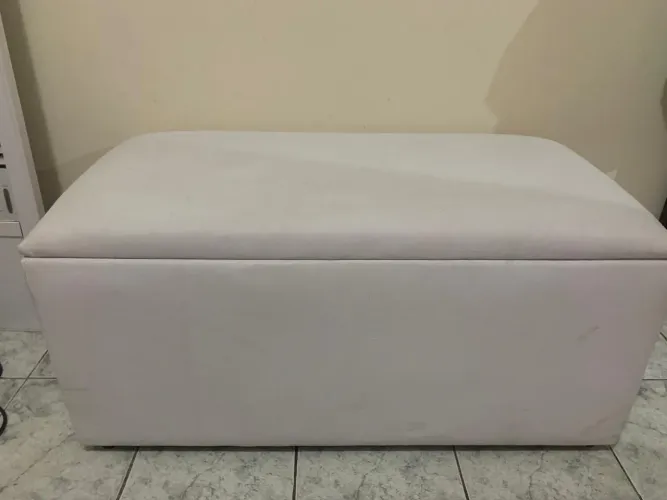 Baú de courino ótimo pra guardar brinquedos, apenas 100,00 em ótimo estado
