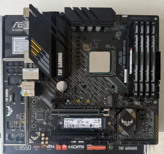 KIT RYZEN 7 5700X3D+32GB 3000 MHZ+B550-M ASUS TUF+SSD M2 1 TERA 6000 LEITURA KINGSTON