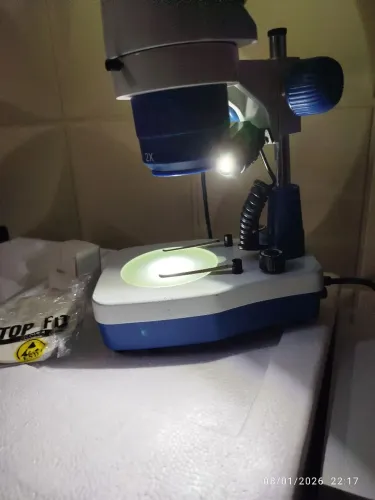 Microscópio yaxum ak21
