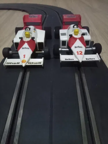 Autorama estrela duas Maclarem: Senna e Prost