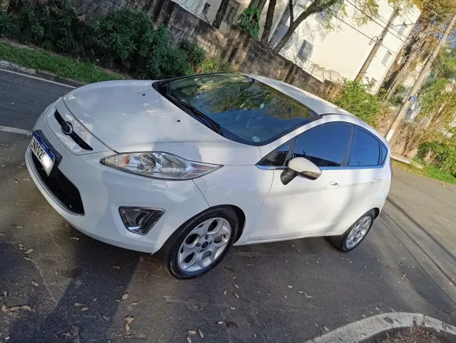 Ford Fiesta SE 1.6 16V Flex 5P 2012