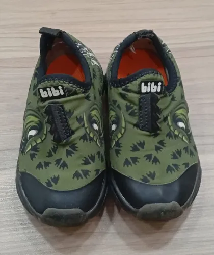 Vendo tênis bibi infantil conservado