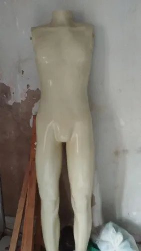 Maniquim a venda
