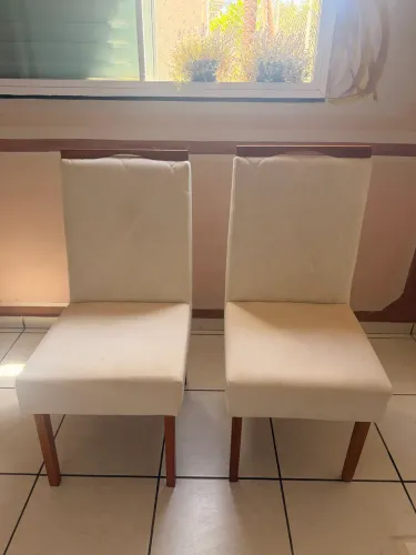 Par de Cadeiras de Jantar Estofadas em Linho e Madeira - Ótimo Estado