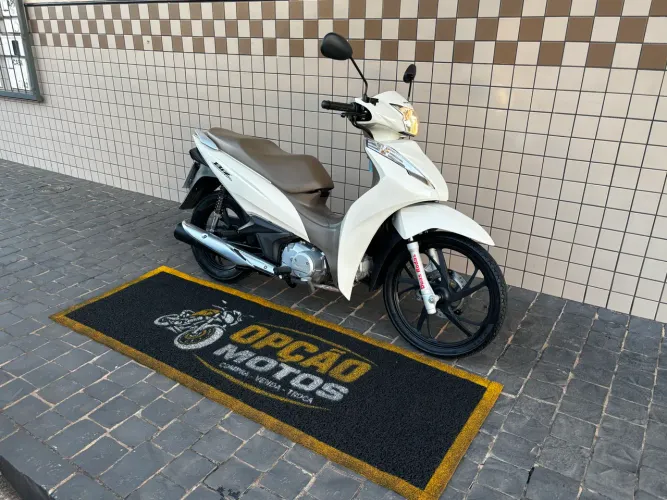 Vendo ou troco por MOTO Honda Biz 125 2023 Extra c/ 2026 Pago