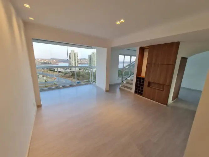 Apartamento para venda tem 126 metros quadrados com 3 quartos
