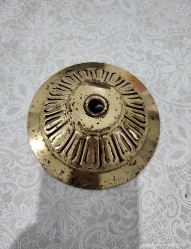 Canopla em latão com banho dourado