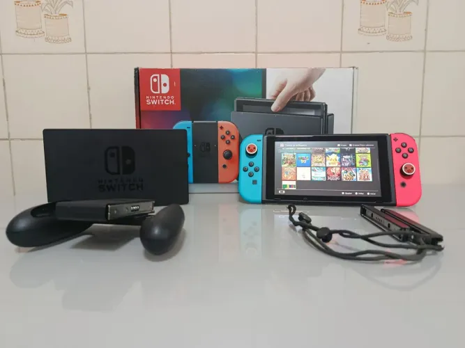Nintendo Switch V2 desbloq. Semi-novo +30 jogos