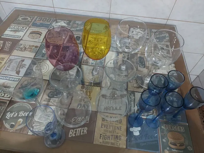 Jogo de taças e decânter
