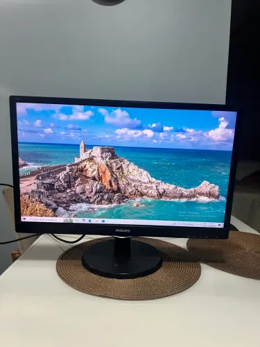 Monitor Philips 24?