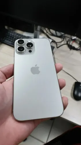 iPhone 16 Pro Max 256gb - Titânio Natural (97% Bateria)
