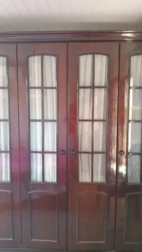 Vendo roupeiro 6 portas - NÃO ENTREGO. ESTÁ MONTADO!