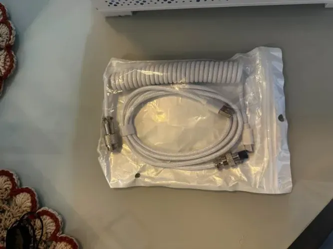Cabo Coiled branco para teclado mecânico/magnético