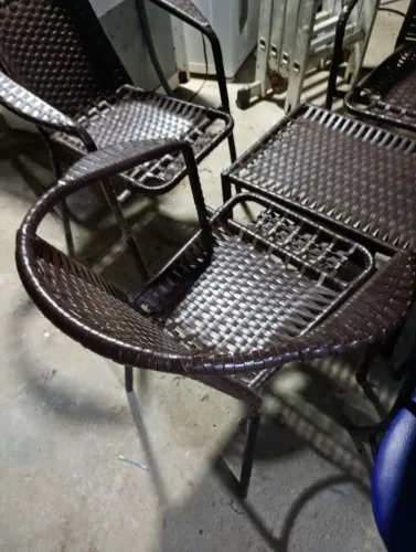 Mesa de centro com quatro cadeiras