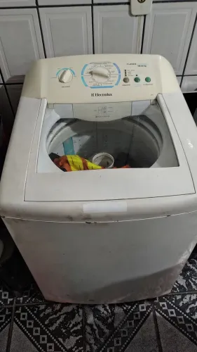Vendo com defeito, está funcionando porém a correia está soltando