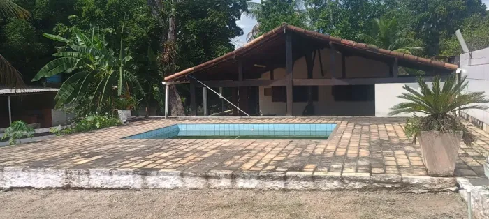 Sítio, com galpão e piscina churrasqueira, salão de festas  telefone *