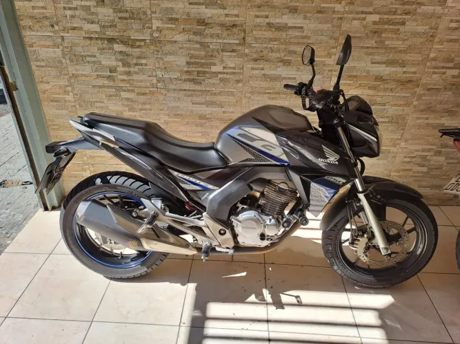 Vendo moto Twister 250 ano 2019/2020