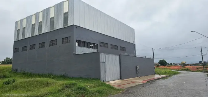 Galpão disponível para aluguel ou venda, possui 413 metros quadrados, em Campo Belo - Car