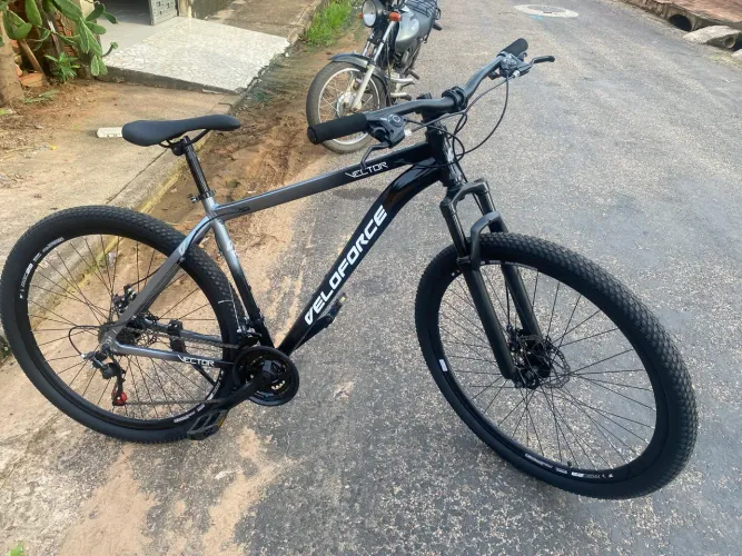 Vende-se bicicleta veloforce com apenas 2 meses de uso, da loja com nota fiscal e tudo