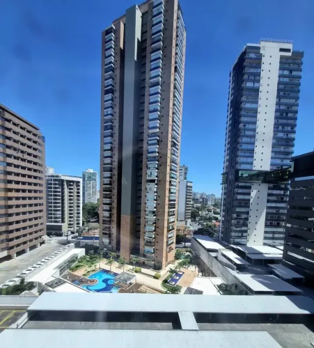 Sala Comercial para venda com 68 m² na Enseada do Suá - Vitória - ES