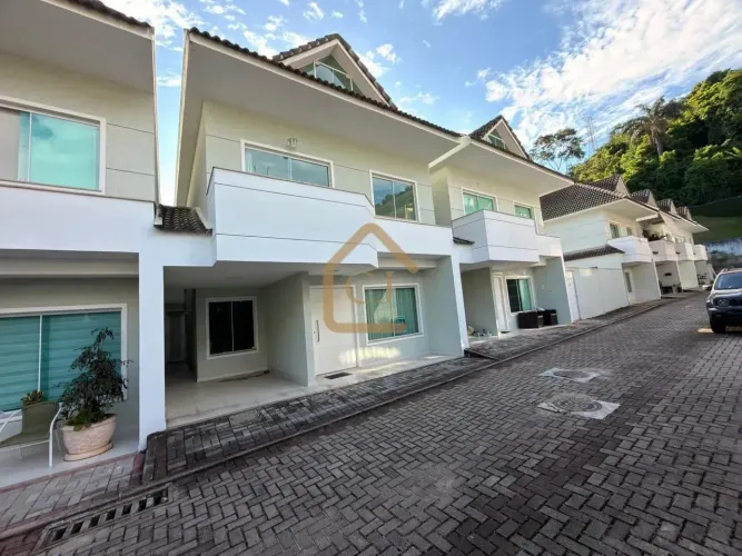 Casa de condomínio na Freguesia com 4 quartos