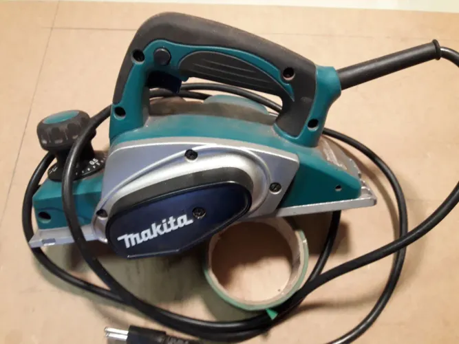 Plaina elétrica Makita seminova perfeito estado