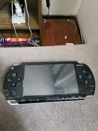 Leia o anúncio por gentileza PSP FAT 8gb sem defeitos em pleno funcionamento